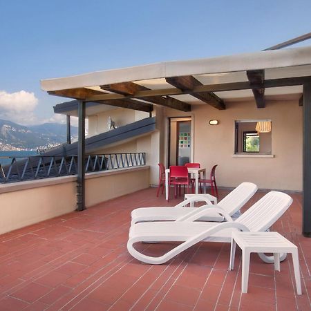 Watercolor Loft Apartment Torri Del Benaco Bagian luar foto