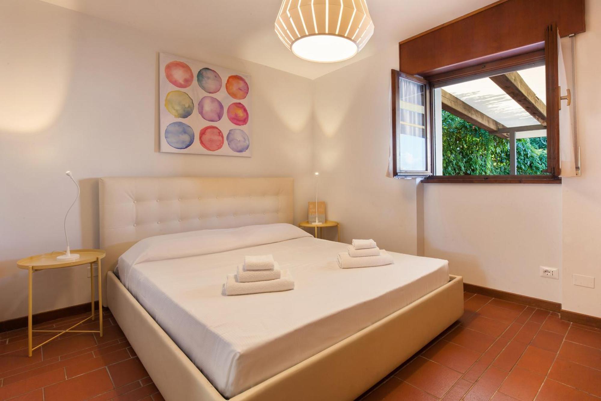 Watercolor Loft Apartment Torri Del Benaco Bagian luar foto