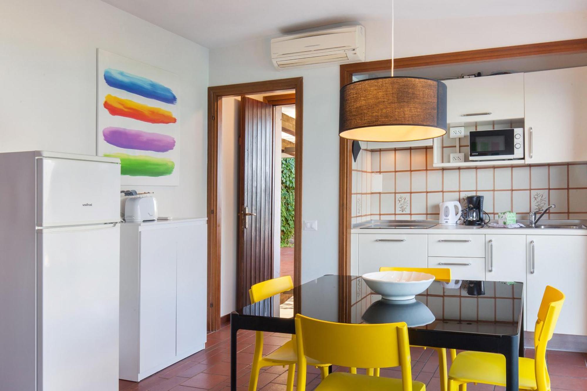 Watercolor Loft Apartment Torri Del Benaco Bagian luar foto
